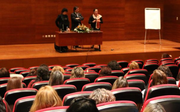 oitenta auxiliares de ação educativa recebem fo...