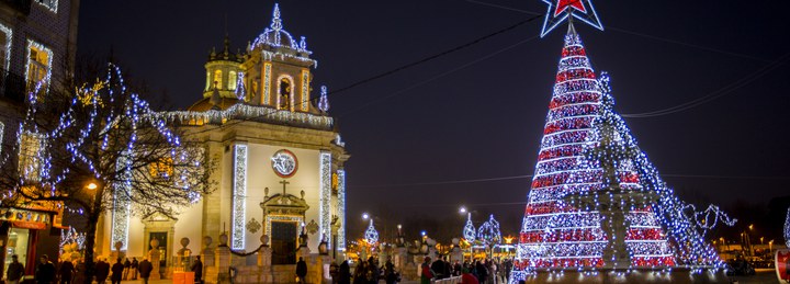 Barcelos acende a iluminação de Natal com o Pop Galo