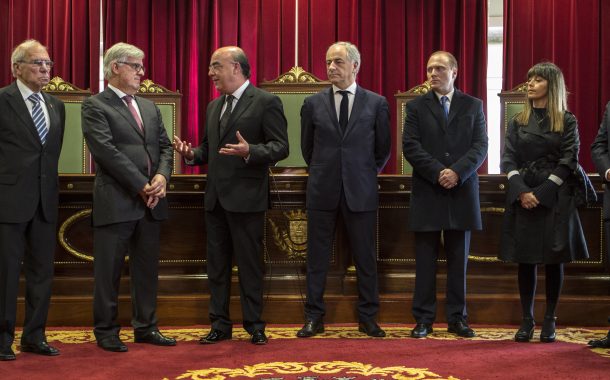 presidente da câmara recebe bombeiros voluntári...