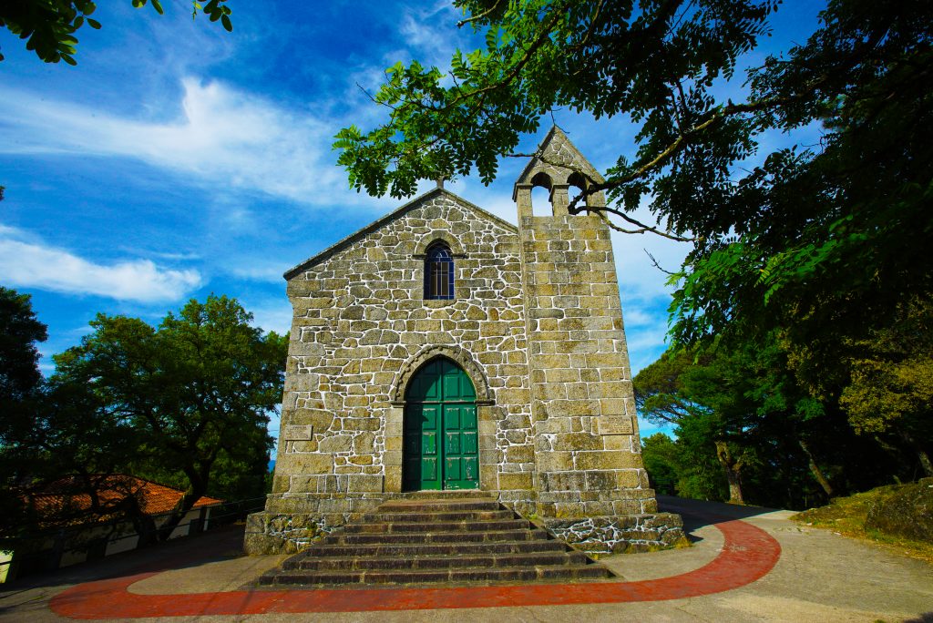 Capela de Nossa Senhora do Facho  (Galegos Sta Maria / Oliveira)