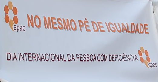 caminhada assinala dia internacional da pessoa ...