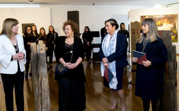galeria de arte apresenta exposição de maria ca...
