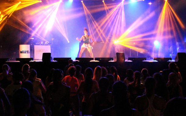 festa da juventude até domingo nas barrocas