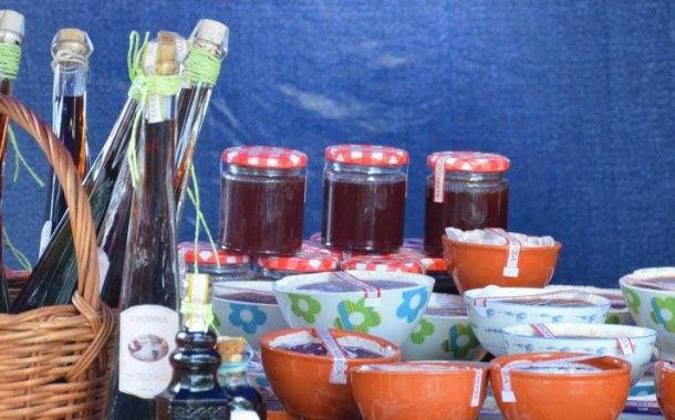feira das artes e ofícios e produtos tradiciona...