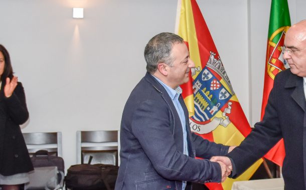 presidente da câmara presente na tomada de poss...