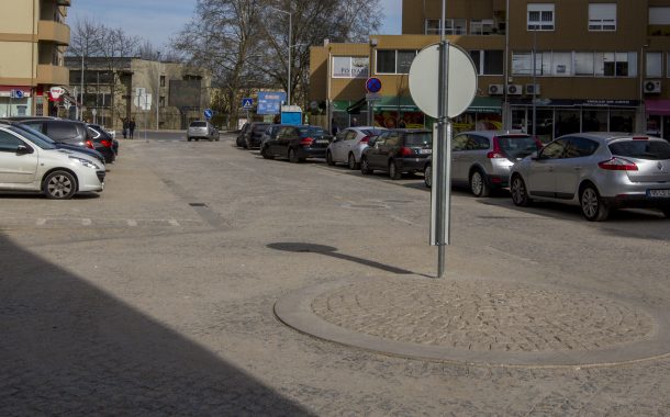 circulação rodoviária na rua irmã s. romão já e...