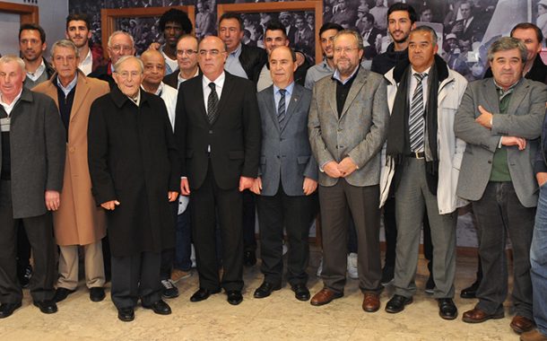 presidente da câmara marca presença em homenage...