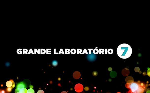 grande laboratório 7 com presença do comandante...