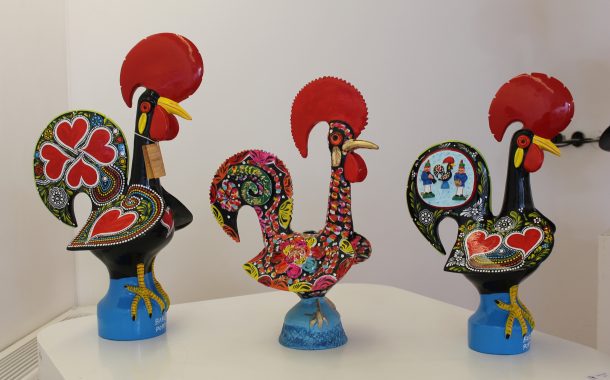 galo de barcelos vence prémio cinco estrelas re...
