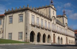 câmara municipal encerra ao público equipamento...