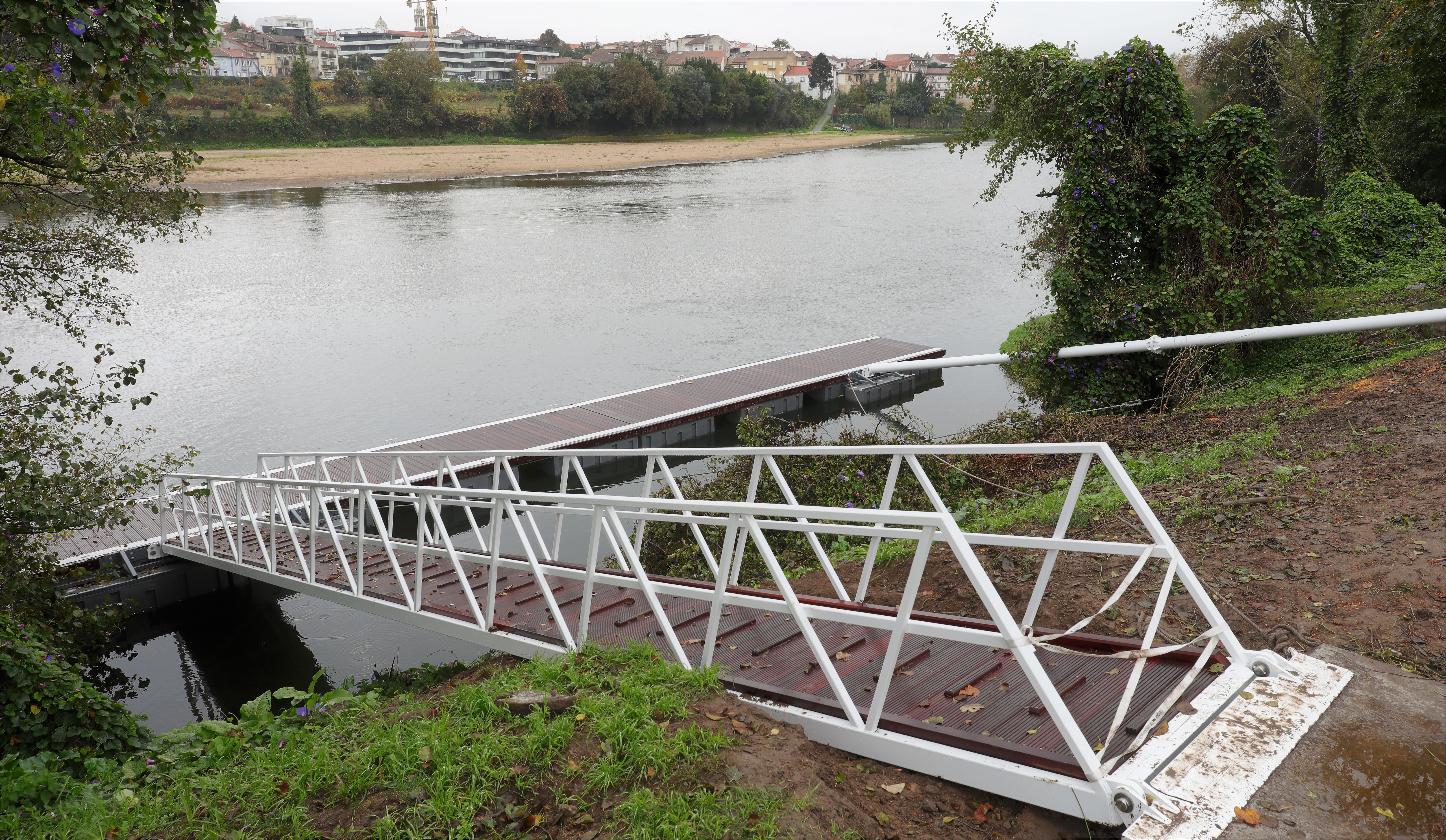 Instalação de ancoradouros nas margens do Rio Cávado