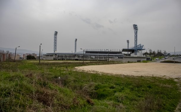 câmara avança com construção de campos de trein...