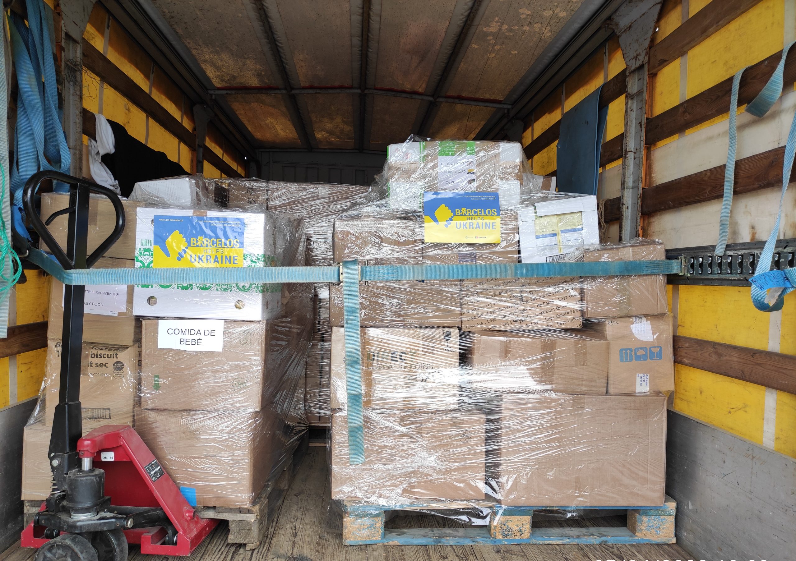 Camião com ajuda humanitária partiu hoje para a Ucrânia