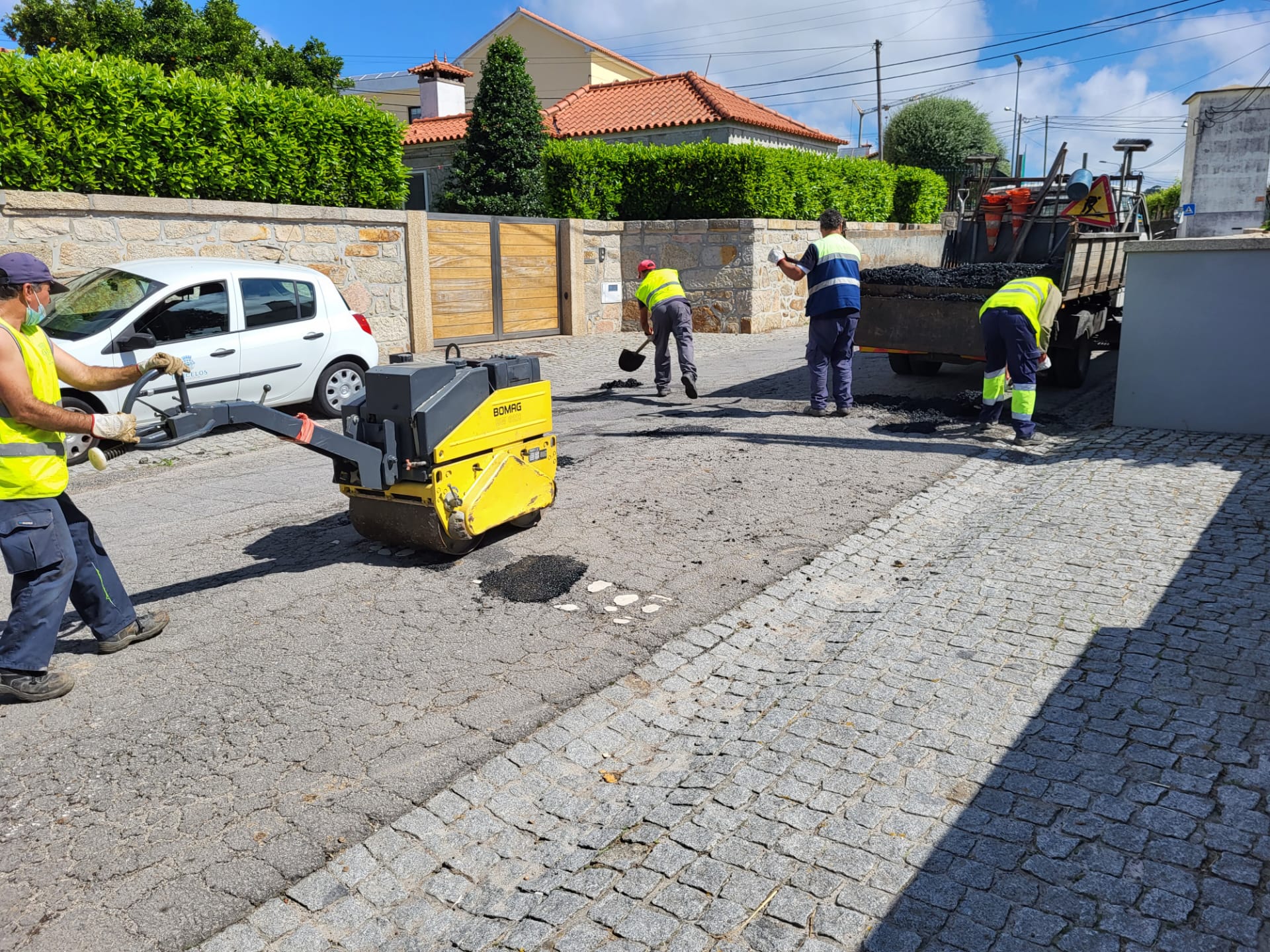 Reparação de pavimentos em Macieira e Negreiros