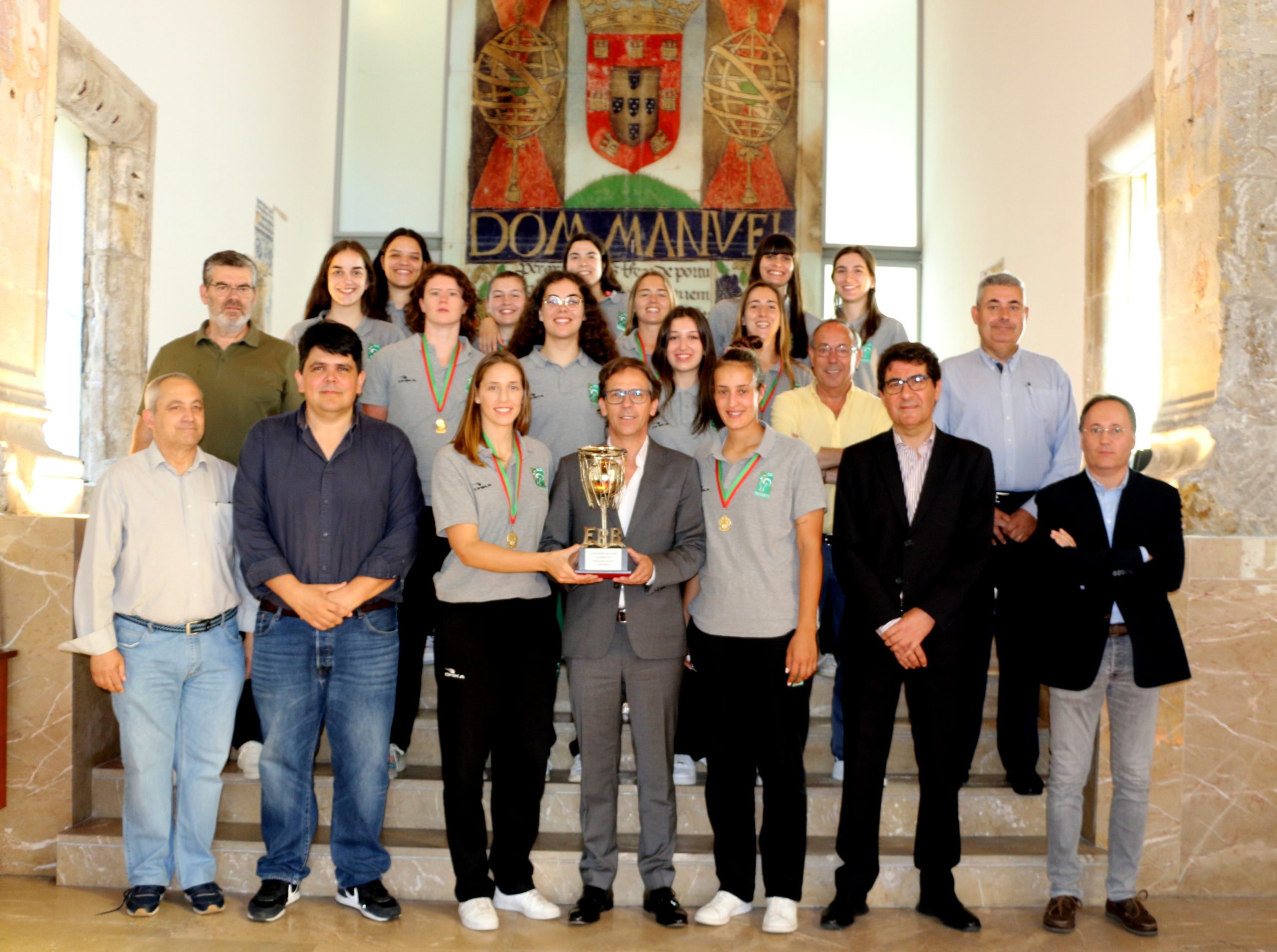 Presidente da Câmara recebeu campeãs nacionais do Basquete Clube de Barcelos