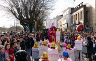 Multidão em Barcelos para celebrar o Carnaval