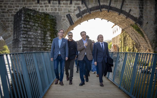 está oficialmente aberto o passadiço da margem ...