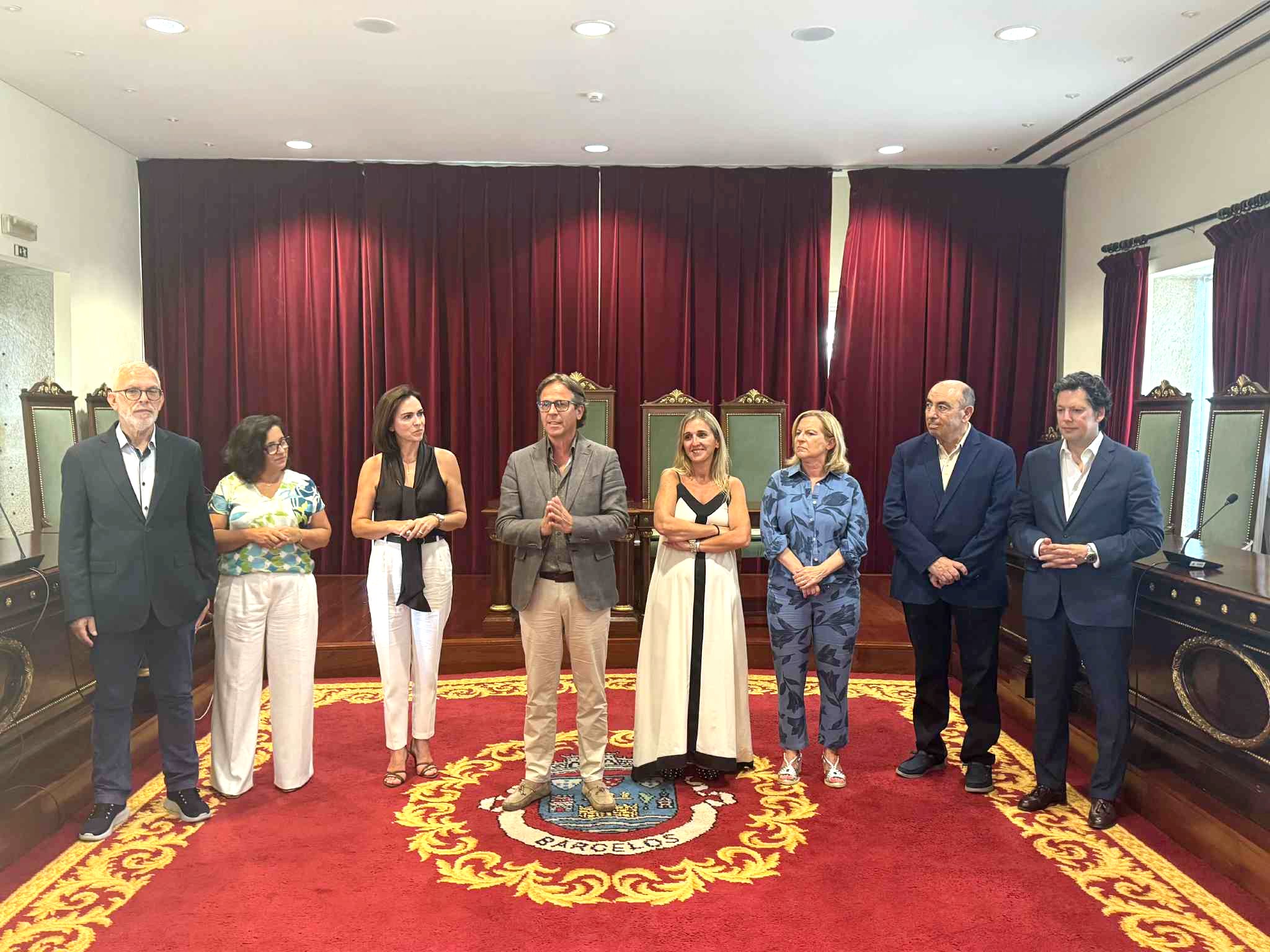 Balcão Único e Biblioteca Municipal de Barcelos recebem selo de atendimento de excelência