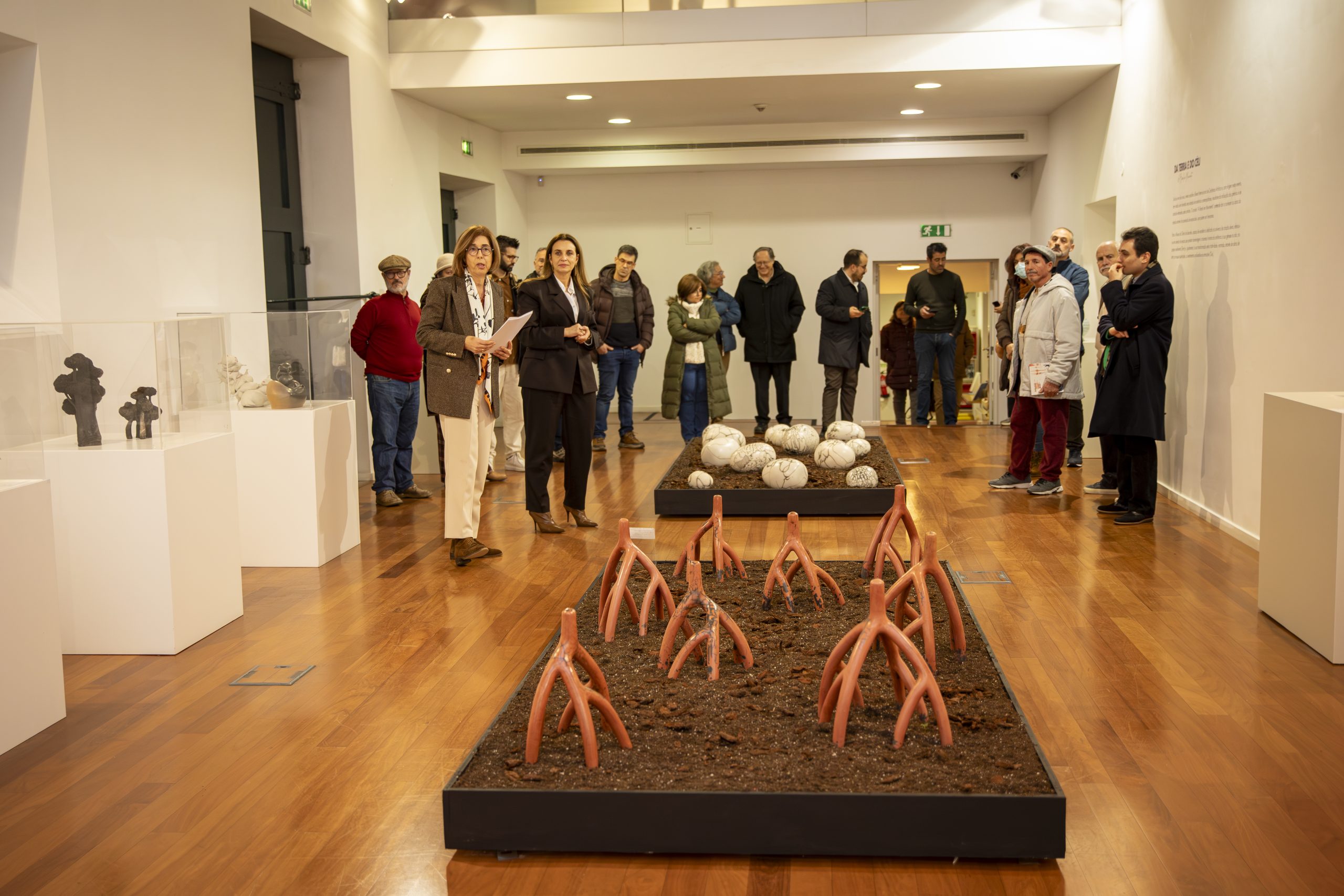 Museu de Olaria de Barcelos acolhe exposição “Da Terra e do Céu – A Bienal em Movimento”