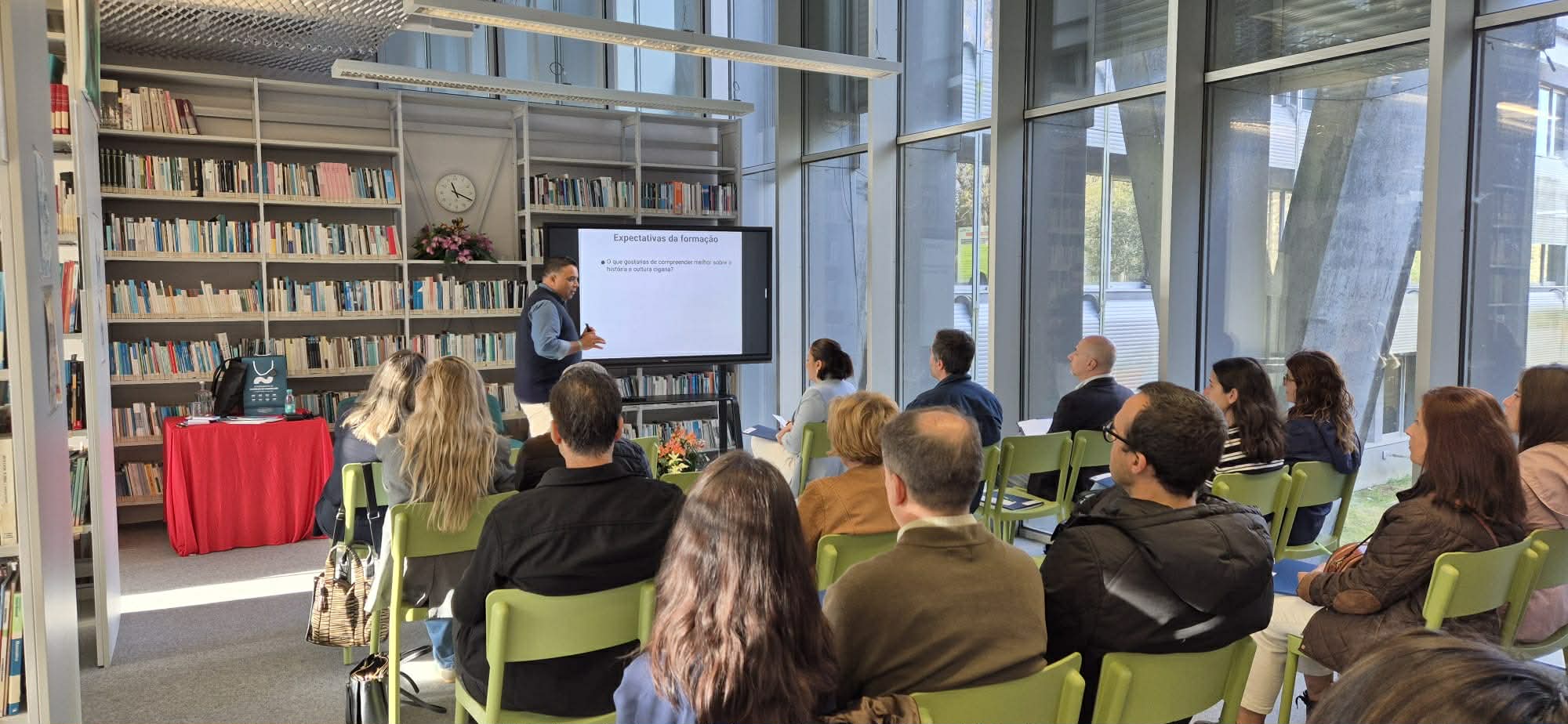 Barcelos capacita docentes para uma educação mais inclusiva da comunidade cigana